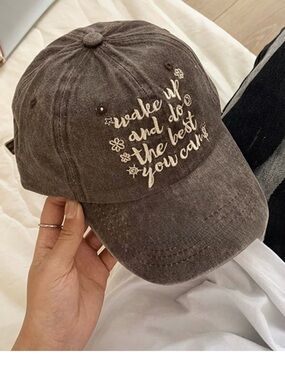 SnapBack women’s embroidered hat